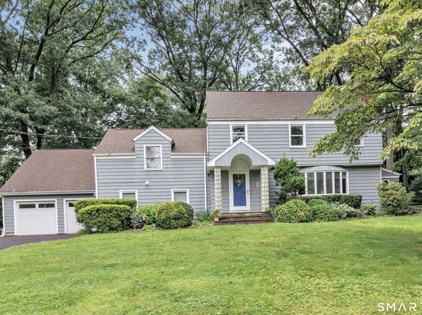 205 Stoneleigh Square, Fairfield, CT 06825