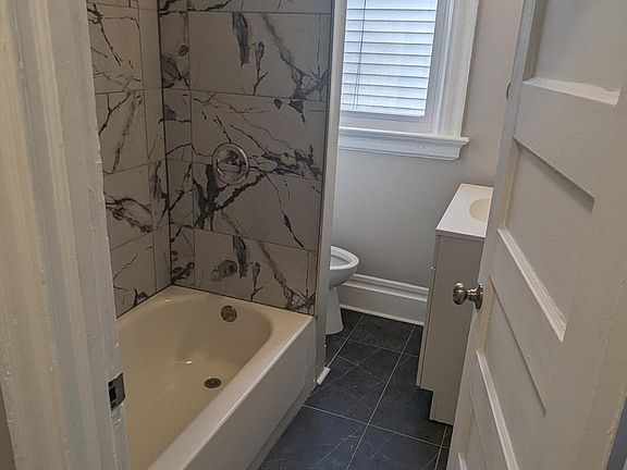 4th image of 604 S 20th St Floor 2