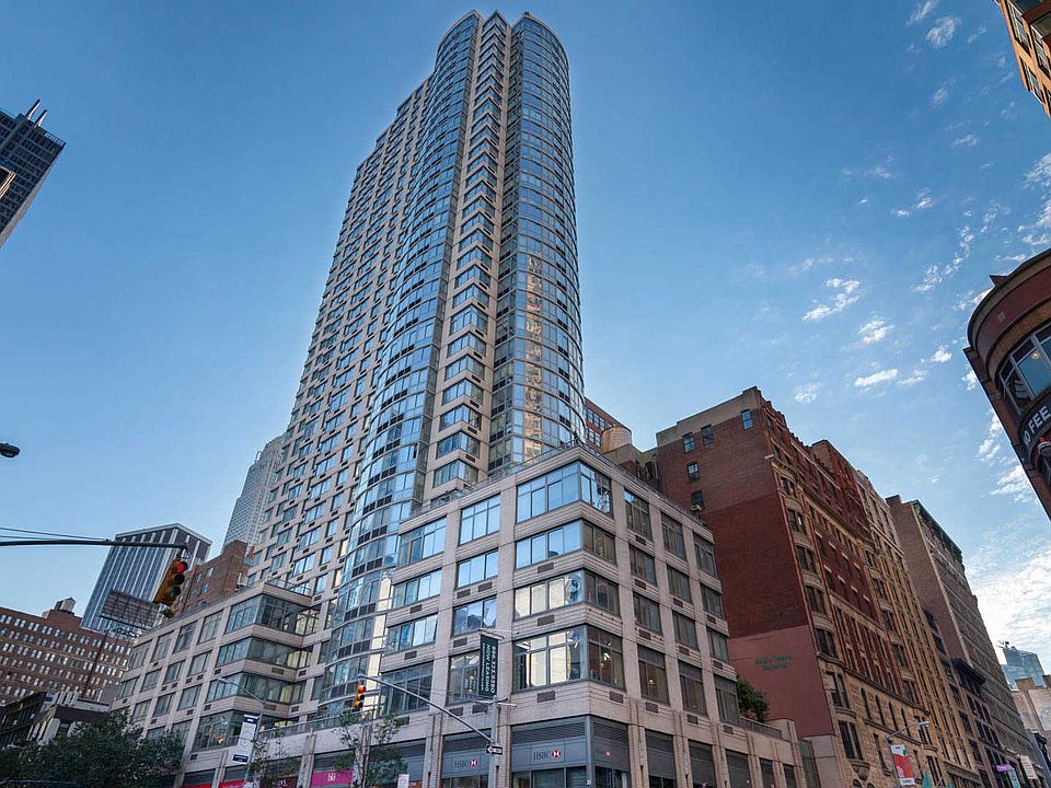 800 Sixth Apartments Building