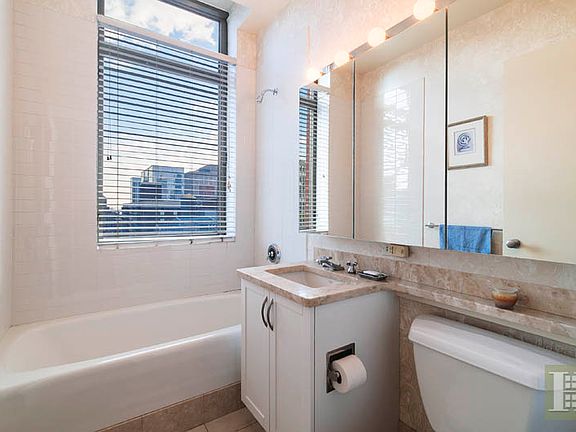 3rd image of 250 E 30th St APT 12C