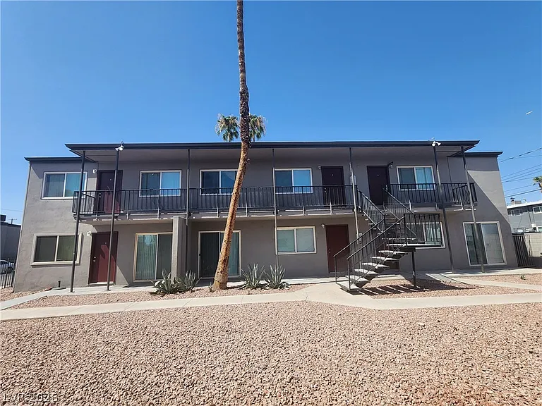504 Calcaterra Cir #B — Photo 11