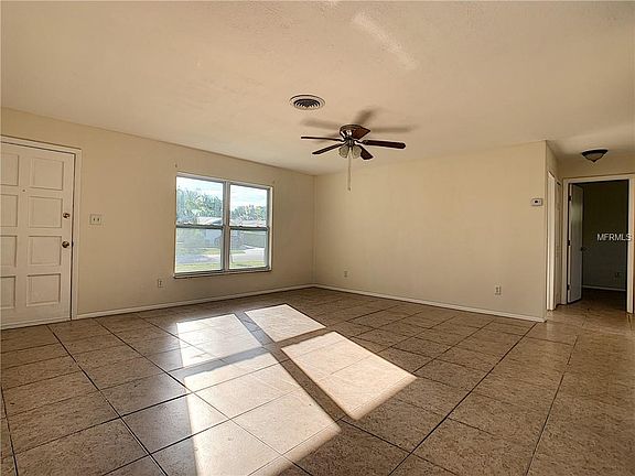 3rd image of 944 Park Manor Dr