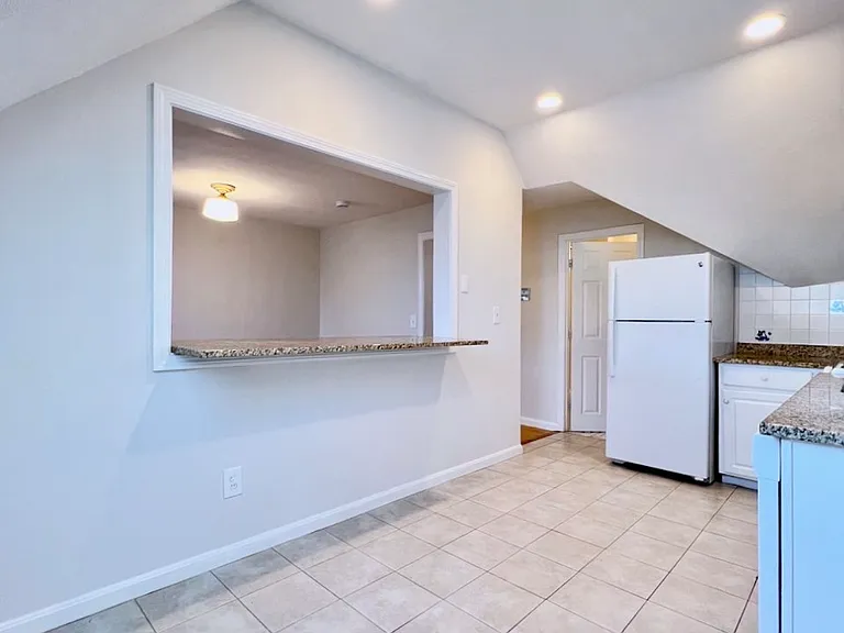 131 Pearl St #3R — Photo 1