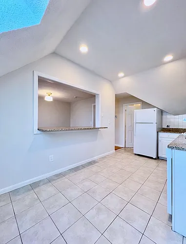 131 Pearl St #3R Photo 1