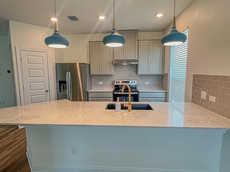 512 Barbary Coast Ln — Photo 7