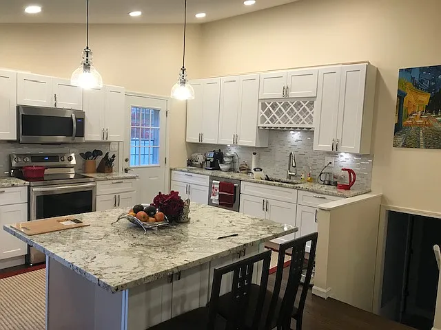 261 Bay Colony Dr — Photo 4