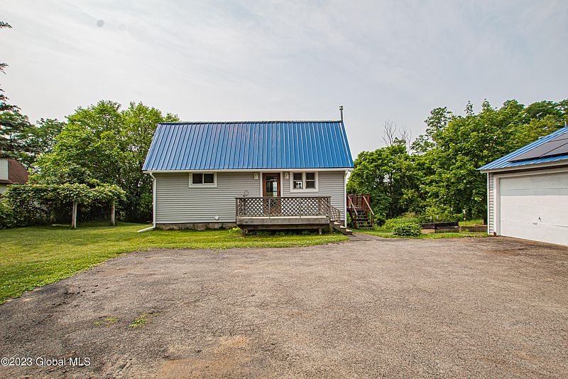 3rd image of 105 Travers Road