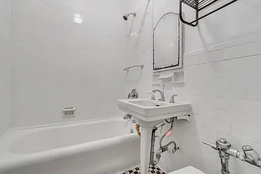 Rented by Avi Nash Associates