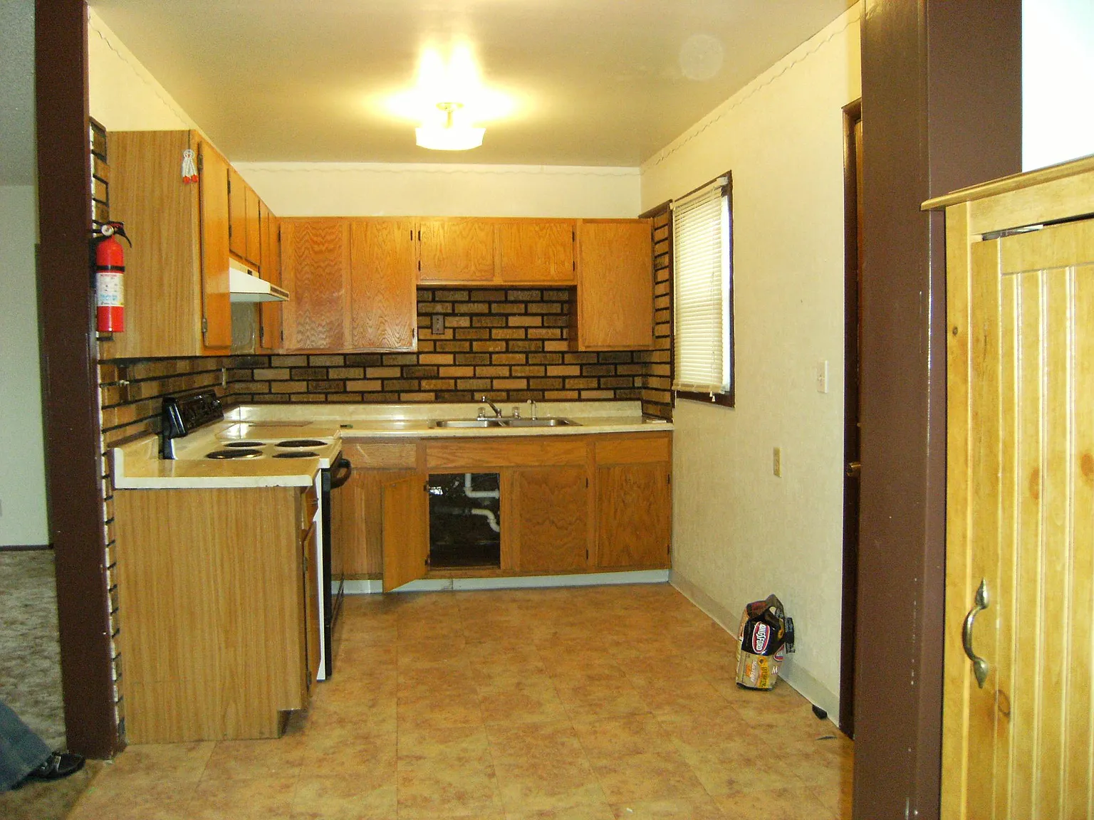 3 bed, 964 sqft, $1,295 — Photo 2