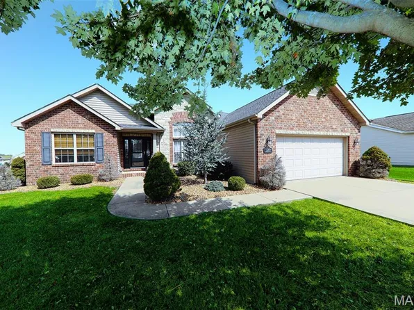 5537 S Woods Manor Dr, Smithton, IL 62285