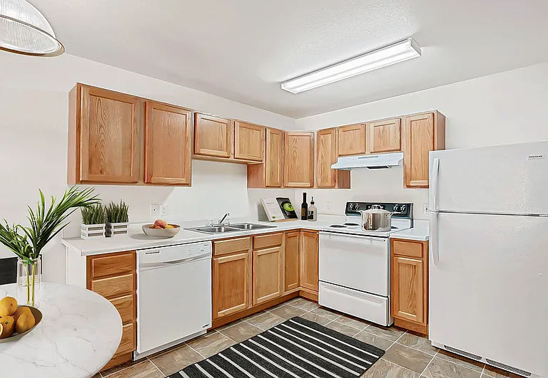 Rose Cove Apartment Homes — Photo 8