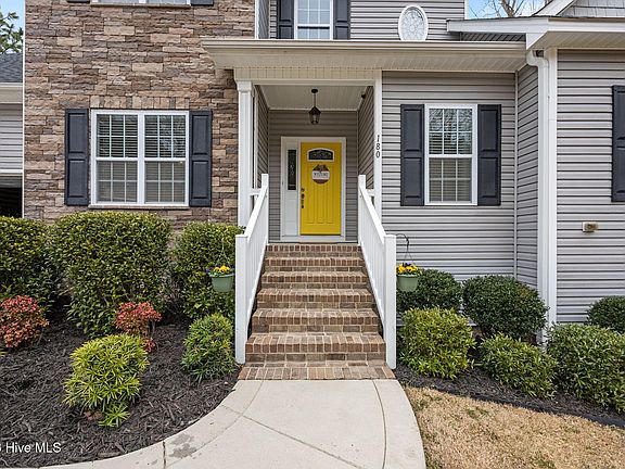 4th image of 180 Dicks Hill Road