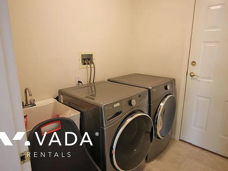 1572 Salal Cres — Photo 13