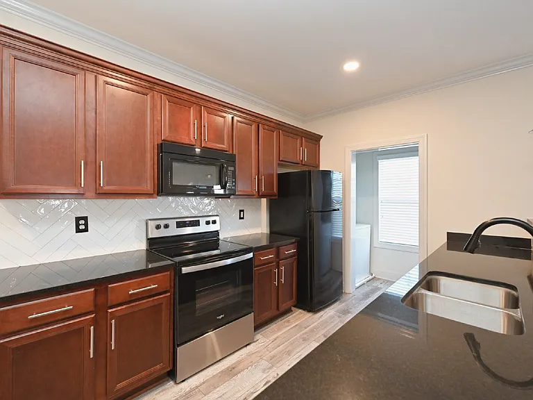303 Criddle St #406 — Photo 14