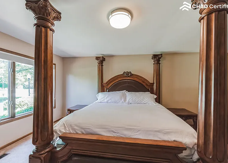 Primary Bedroom w/ king Sheraton Hotel Mattress & Bedding
