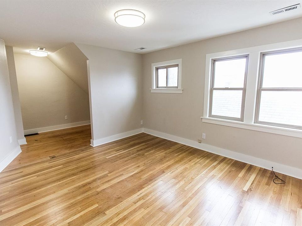 2nd image of 208 W Spruce St APT 4