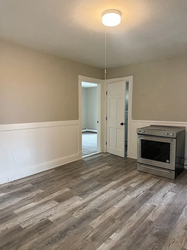 246 Main St — Photo 3