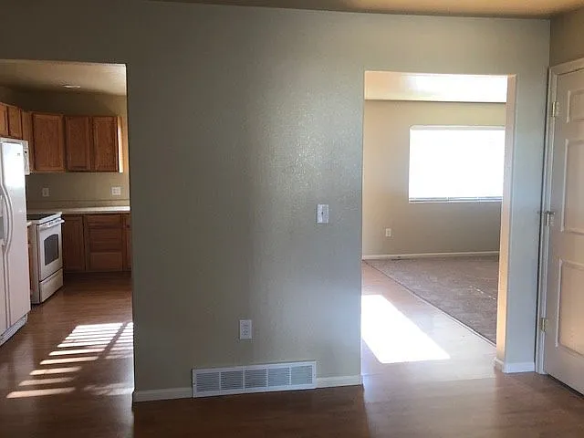 Coming Soon Recently Remodeled 3 Bedroom 2.5 Bathroom! — Photo 3