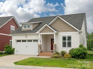 242 Leyland Cir, Hendersonville, NC 28792