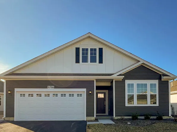 1016 Churchill Dr, North Aurora, IL 60542