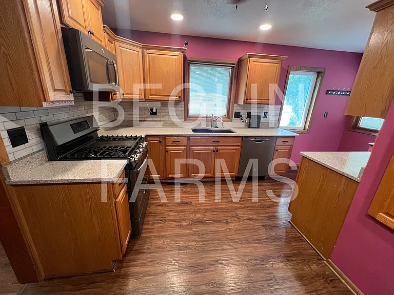 222 SW Logan St — Photo 4