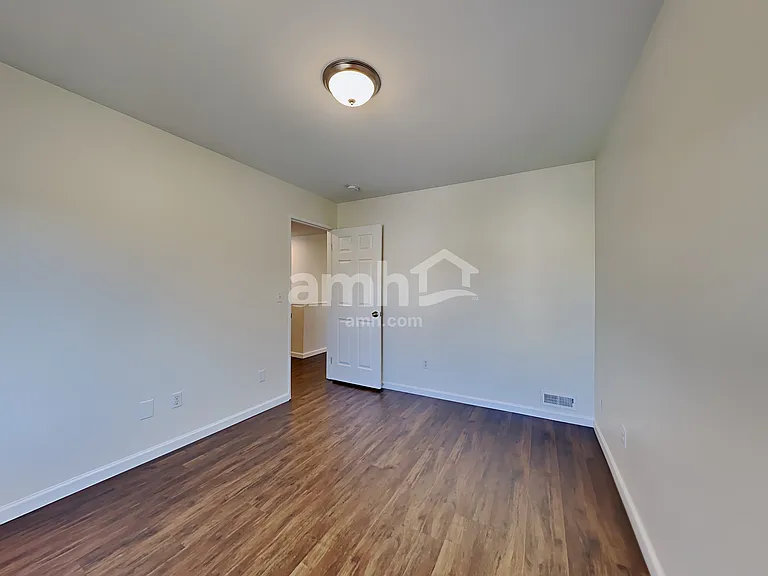 9510 187th St E — Photo 16