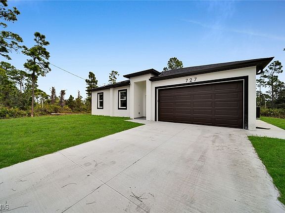 3rd image of 727 Santa Lucia Ave S
