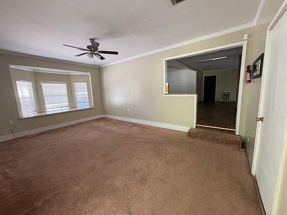 4th image of 5620 Forest Ave
