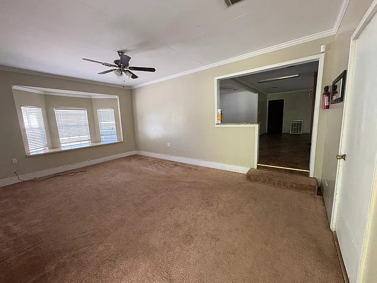 5620 Forest Ave — Photo 4