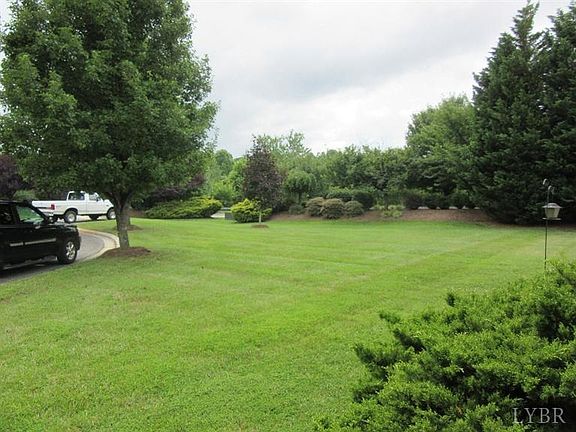 4th image of 109 Wyndpark Cir