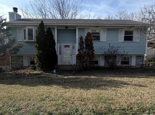 8206 Vaughn Mill Rd, Louisville, KY 40228