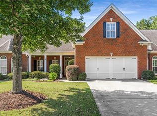 5575 Villa Lake Ct, Suwanee, GA 30024
