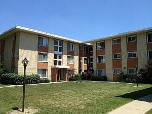 2nd image of 14633 Keystone Ave APT 2A