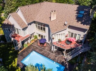 2366 Cherrywood Rd, Minnetonka, MN 55305