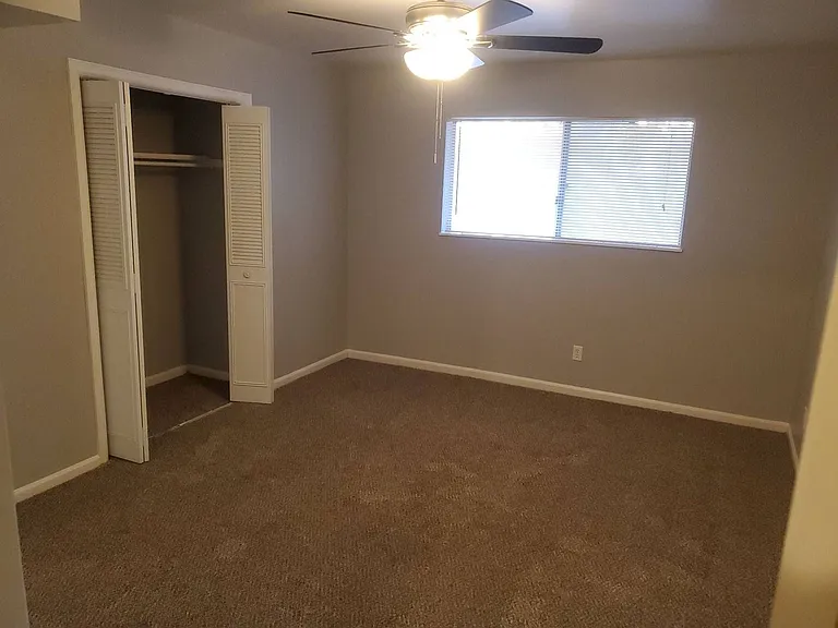 Stratford East Apartments — Photo 63