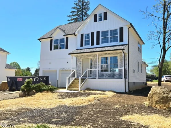 521 Parkwood Ct, Phillipsburg Town, NJ 08865