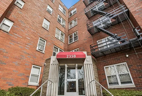 2 bed, 855 sqft, $2,550 — Photo 2