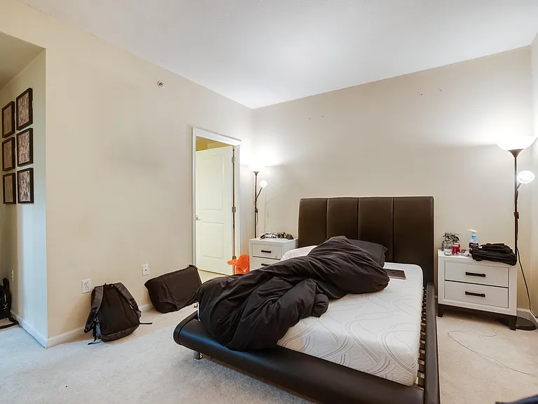 715 6th St NW #205 — Photo 26