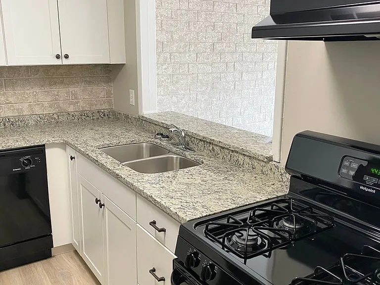 2529 Spring Garden St — Photo 9