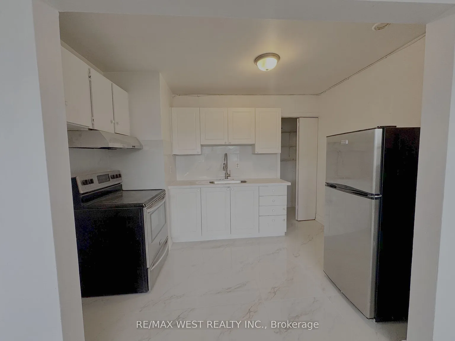 2 bed, $2,500 — Photo 3