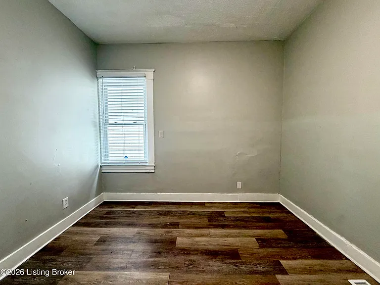 1456 Beech St — Photo 5