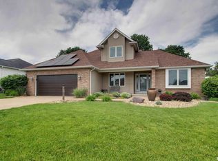 1300 Cadbury Rdg, Quincy, IL 62305