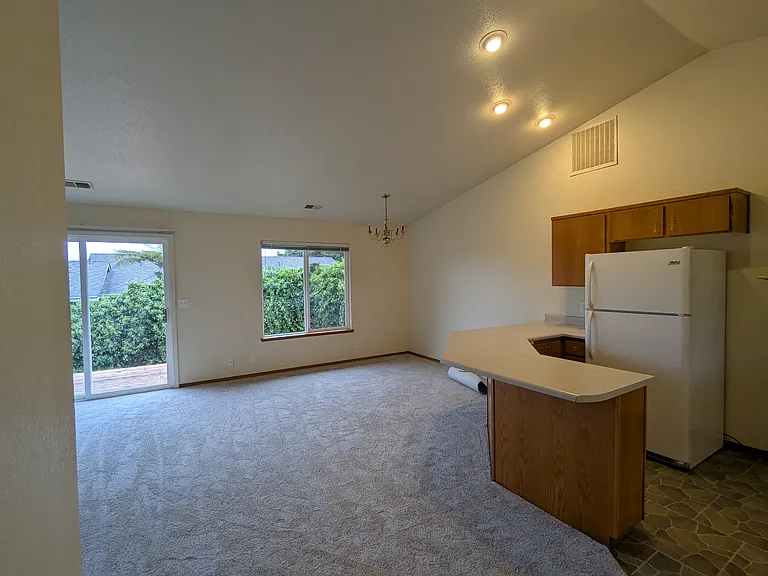 1725 McKinleyville Ave — Photo 3