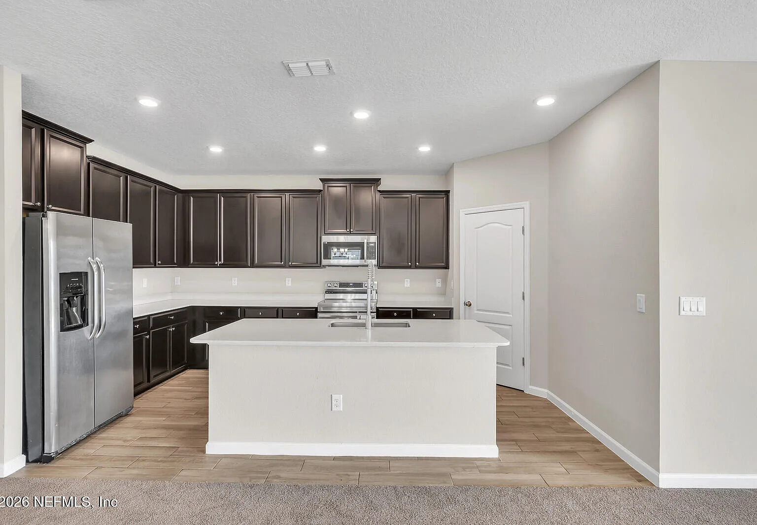 4 bed, 3.0 bath, 2027 sqft, $2,250 — Photo 4