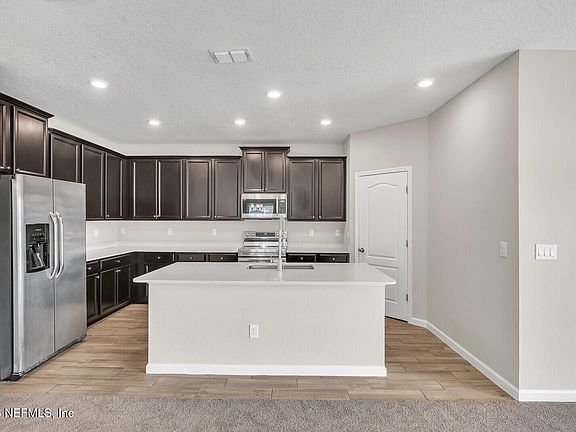 4th image of 16187 Blossom Lake Dr