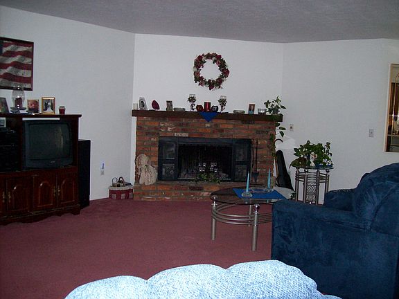 2nd image of 330 Yorktown Pl