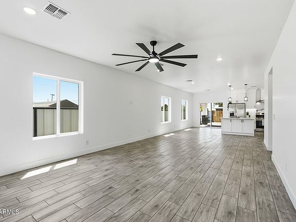 3rd image of 647 W DEWEY Avenue