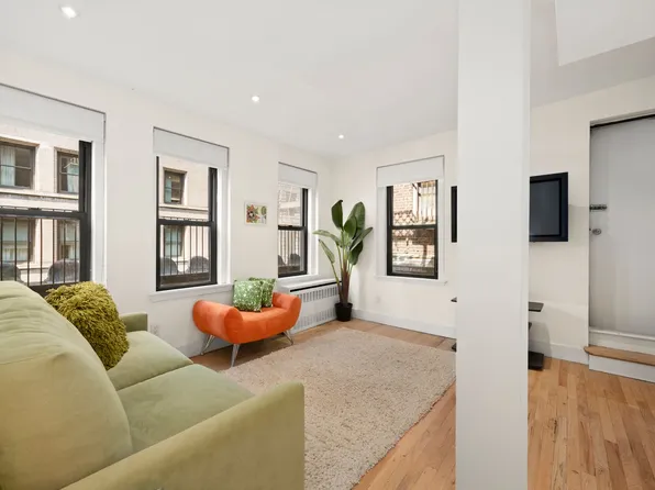 176 Broadway 9F image 3 of 8