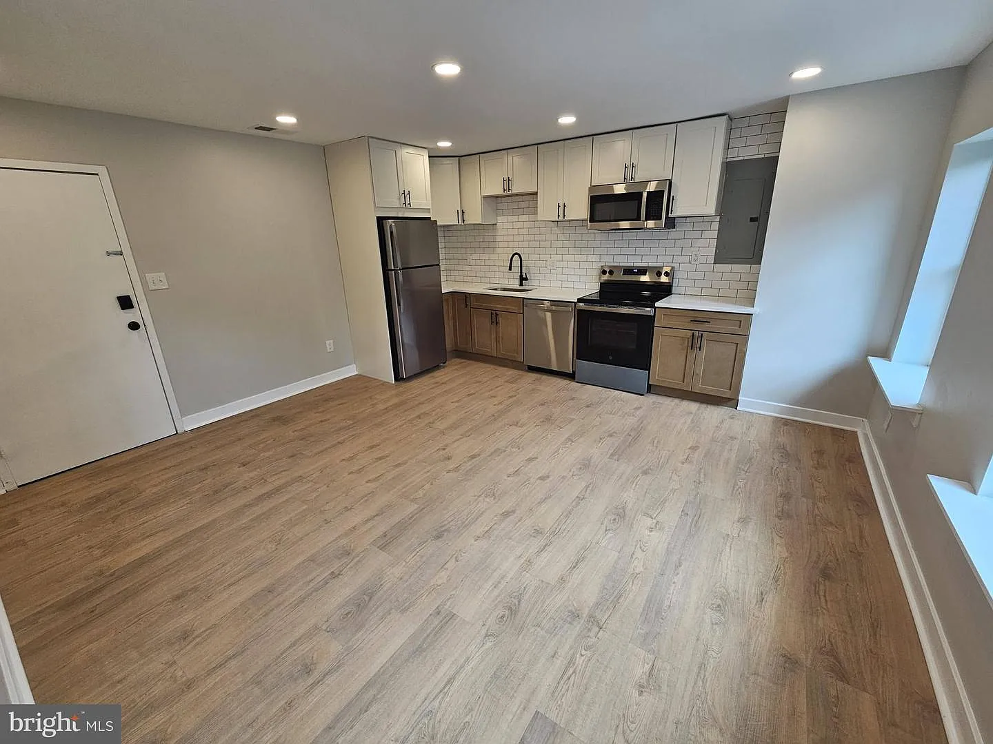 1 bed, 720 sqft, $1,850 — Photo 4