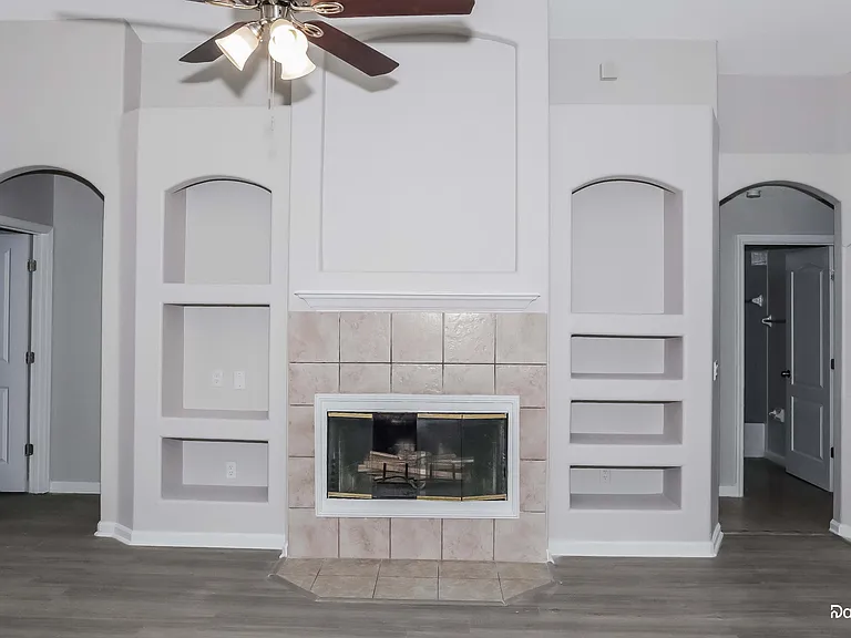 2544 Meadow Oaks Loop — Photo 8